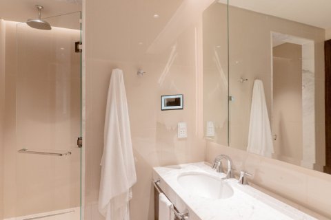 Apartment in Downtown Dubai (Downtown Burj Dubai), Dubai 2 bedrooms, 135 sq.m. № 137879 - photo 15