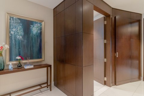 Apartment in Downtown Dubai (Downtown Burj Dubai), Dubai 2 bedrooms, 135 sq.m. № 137879 - photo 11