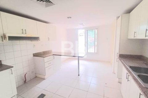 Villa in The Springs, Dubai 2 bedrooms, 253 sq.m. № 24870 - photo 4