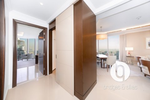 Apartment in Downtown Dubai (Downtown Burj Dubai), Dubai 2 bedrooms, 147 sq.m. № 98090 - photo 13