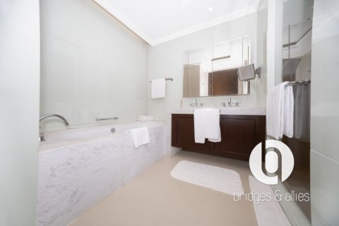 Apartment in Downtown Dubai (Downtown Burj Dubai), Dubai 2 bedrooms, 147 sq.m. № 98090 - photo 9