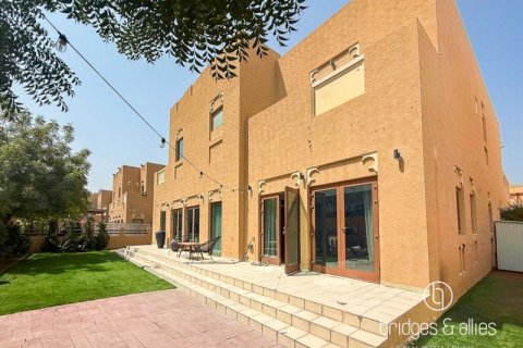 Villa à Al Furjan, Dubai, 5 chambres, 600 m², № 98075