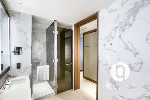 Apartment in Downtown Dubai (Downtown Burj Dubai), Dubai 3 bedrooms, 145 sq.m. № 98076 - photo 11