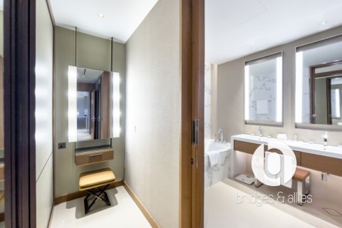 Apartment in Downtown Dubai (Downtown Burj Dubai), Dubai 3 bedrooms, 145 sq.m. № 98076 - photo 9