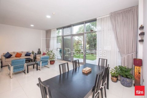 Купить таунхаус в Дубае: 2 спальни, 239.1м², № 90620 - фото 3