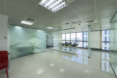 Office in Jumeirah Lake Towers, Dubai 95.1 sq.m. № 46538 - photo 3