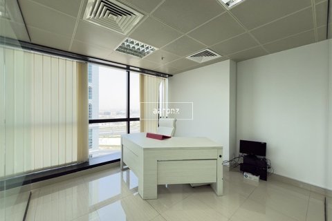 Office in Jumeirah Lake Towers, Dubai 95.1 sq.m. № 46538 - photo 5