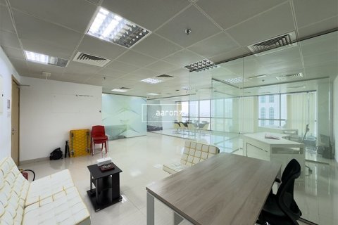 Office in Jumeirah Lake Towers, Dubai 95.1 sq.m. № 46538 - photo 4