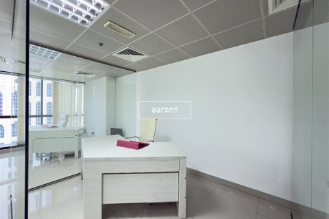 Office in Jumeirah Lake Towers, Dubai 95.1 sq.m. № 46538 - photo 6