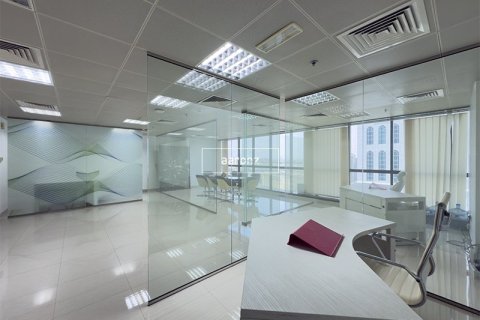 Office in Jumeirah Lake Towers, Dubai 95.1 sq.m. № 46538 - photo 11