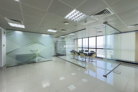 Office in Jumeirah Lake Towers, Dubai 95.1 sq.m. № 46538 - photo 1