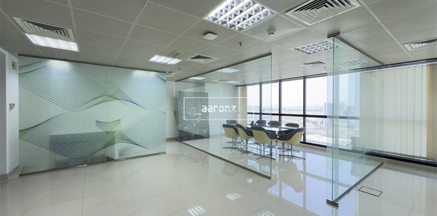 Office in Jumeirah Lake Towers, Dubai 95.1 sq.m. № 46538