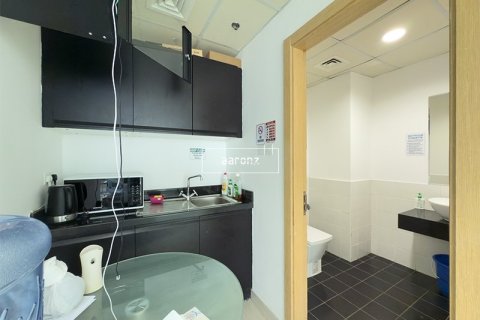 Office in Jumeirah Lake Towers, Dubai 95.1 sq.m. № 46538 - photo 13