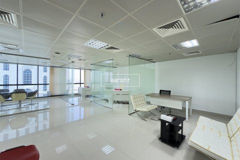 Office in Jumeirah Lake Towers, Dubai 95.1 sq.m. № 46538 - photo 9