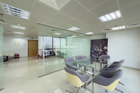 Office in Jumeirah Lake Towers, Dubai 95.1 sq.m. № 46538 - photo 12
