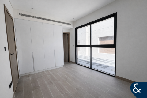 Townhouse in Dubai Land, Dubai 3 bedrooms, 284 sq.m. № 91251 - photo 8