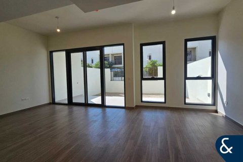 Apartamento en Town Square, Dubai, 3 dormitorios, 216 m², № 78579 - foto 2