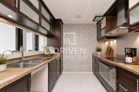 Apartment in The Residences, Downtown Dubai (Downtown Burj Dubai), Dubai 3 bedrooms, 170.76 sq.m. № 136931 - photo 8