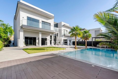Villa à Nadd Al Sheba, Dubai, 5 chambres, 1115 m², № 20717 - photo 1