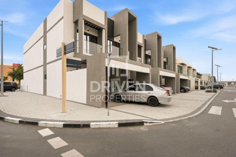 Villa in Murooj Al Furjan, Al Furjan, Dubai 4 bedrooms, 223.99 sq.m. № 129769 - photo 19