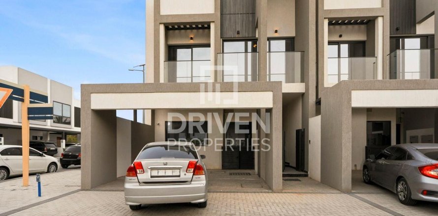 Villa in Murooj Al Furjan, Al Furjan, Dubai 4 bedrooms, 223.99 sq.m. № 129769