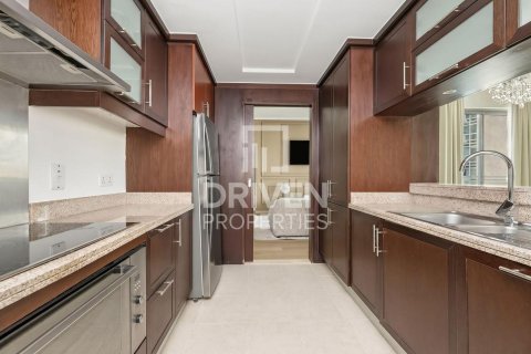 Appartement à The Residences, Downtown Dubai (Downtown Burj Dubai), Dubai, 3 chambres, 170.76 m², № 129768 - photo 12