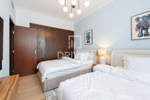 Appartement à The Residences, Downtown Dubai (Downtown Burj Dubai), Dubai, 3 chambres, 170.76 m², № 129768 - photo 2