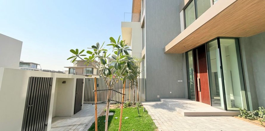 Villa à Dubai, 4 chambres, 528.1 m², № 22113