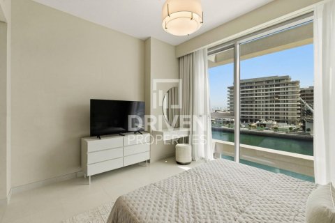 Apartment in Al Wasl, Dubai 2 bedrooms, 147.44 sq.m. № 137054 - photo 18