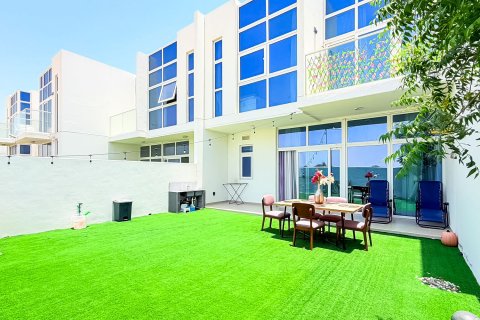 Townhouse in Dubai 4 bedrooms, 222.2 sq.m. № 136506