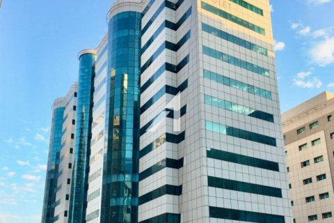 Oficina en Dubai, 91.8 m², № 50438 - foto 1