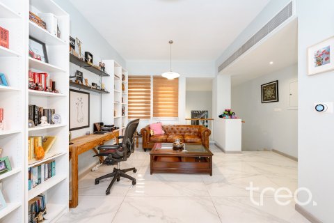 Villa in Meadows, Dubai 4 bedrooms, 332.41 sq.m. № 136260 - photo 12