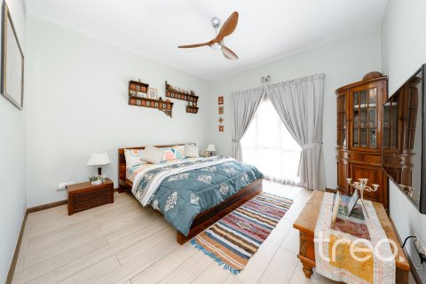 Villa in Meadows, Dubai 4 bedrooms, 332.41 sq.m. № 136260 - photo 2