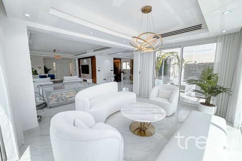 Villa in Regional, Jumeirah Park, Dubai 3 bedrooms, 344.48 sq.m. № 136261 - photo 12