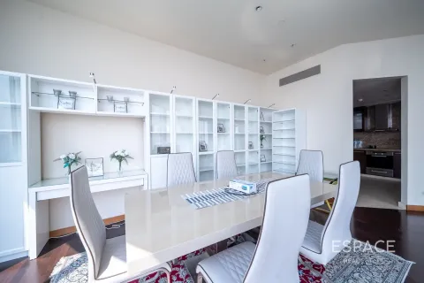 Apartment in Downtown Dubai (Downtown Burj Dubai), Dubai 2 bedrooms, 189 sq.m. № 71479 - photo 10