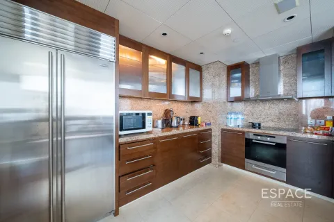 Apartment in Downtown Dubai (Downtown Burj Dubai), Dubai 2 bedrooms, 189 sq.m. № 71479 - photo 7