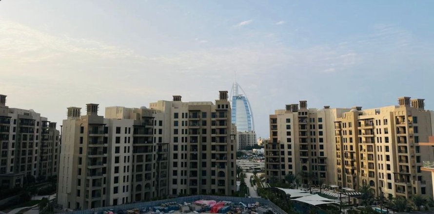 Apartamento en Umm Suqeim, Dubai, 4 dormitorios, 265 m², № 99414