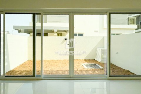 Купить таунхаус в DAMAC Hills (Akoya by DAMAC), Дубай: 3 спальни, 115м², № 73182 - фото 1