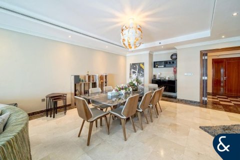 Apartment in Dubai Marina, Dubai 3 bedrooms, 330 sq.m. № 75102 - photo 4