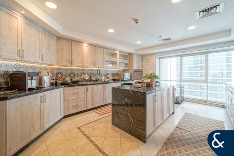 Apartment in Dubai Marina, Dubai 3 bedrooms, 330 sq.m. № 75102 - photo 10
