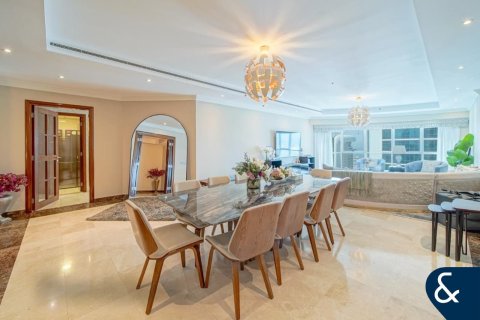 Apartment in Dubai Marina, Dubai 3 bedrooms, 330 sq.m. № 75102 - photo 9