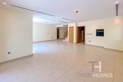 Villa in Legacy, Jumeirah Park, Dubai 4 bedrooms, 314 sq.m. № 16343 - photo 6