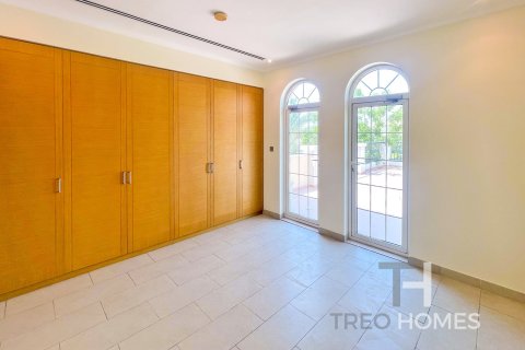 Villa in Legacy, Jumeirah Park, Dubai 4 bedrooms, 314 sq.m. № 16343 - photo 12