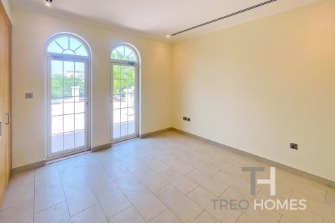 Villa in Legacy, Jumeirah Park, Dubai 4 bedrooms, 314 sq.m. № 16343 - photo 10