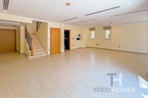 Villa in Legacy, Jumeirah Park, Dubai 4 bedrooms, 314 sq.m. № 16343 - photo 5