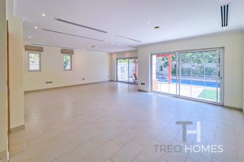 Villa in Legacy, Jumeirah Park, Dubai 4 bedrooms, 314 sq.m. № 16343 - photo 19