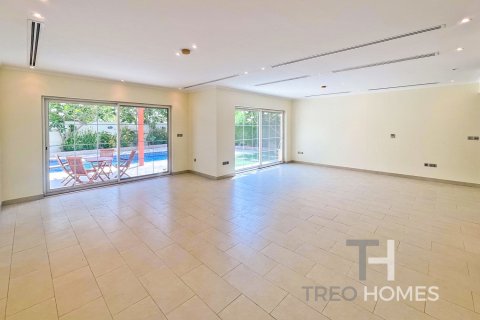 Villa in Legacy, Jumeirah Park, Dubai 4 bedrooms, 314 sq.m. № 16343 - photo 20