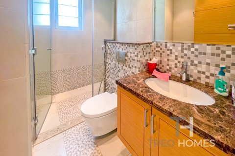 Villa in Legacy, Jumeirah Park, Dubai 4 bedrooms, 314 sq.m. № 16343 - photo 13