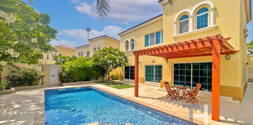 Villa in Legacy, Jumeirah Park, Dubai 4 bedrooms, 314 sq.m. № 16343