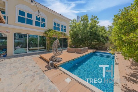 Villa à Jumeirah Village Triangle, Dubai, 6 chambres, 399 m², № 16338 - photo 1